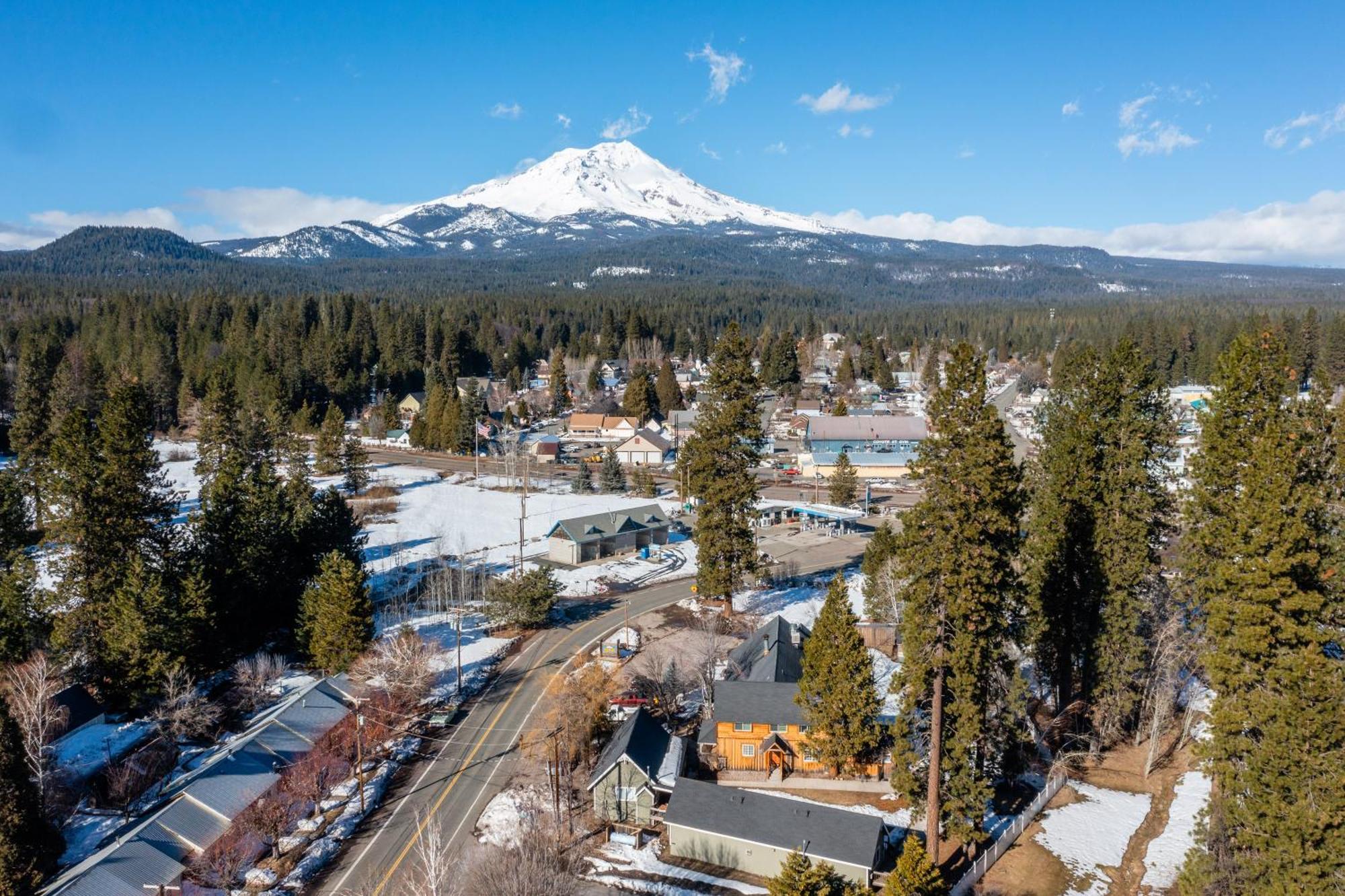 Shasta View Lodge McCloud ภายนอก รูปภาพ